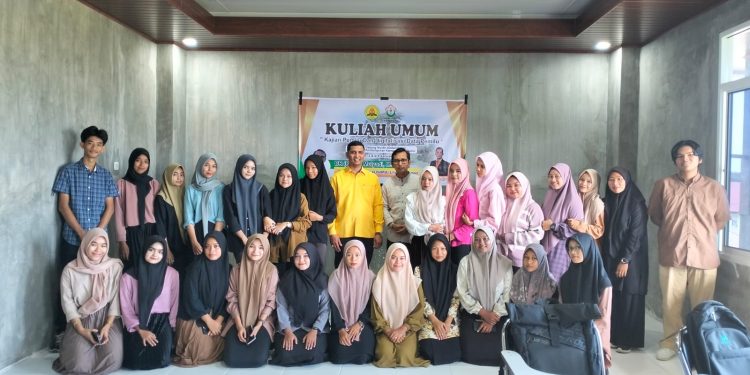 DR Cand Mulyadi MA Isi Kuliah Umum di AMIK Jabal Ghafur