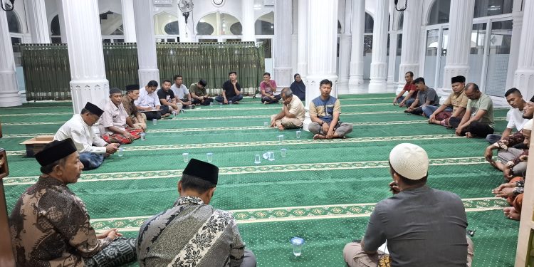 Dukung Program Peukong Agama, Keuchik Durian Rampak Abdya Imbau Warga Shalat Berjamaah dan Stop Aktivitas Saat Adzan