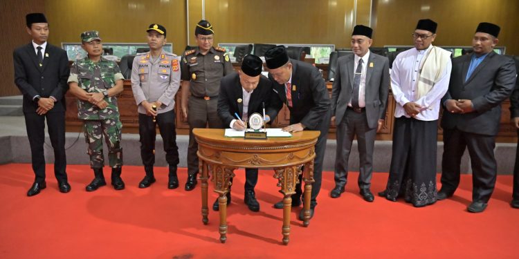 Pemkab Aceh Jaya Gelar Rapat Paripurna Bahas Qanun SOTK dan Rancangan KUA-PPAS APBK 2026