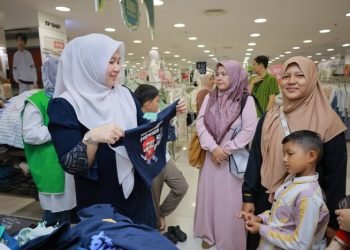 Bunda PAUD Aceh Besar dan Yayasan ASA Belanjakan Baju Lebaran untuk 76 Anak Yatim