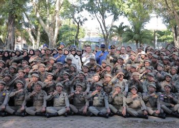 218 Satpol PP/WH Banda Aceh Ikuti Pembaiatan dan Pembaretan