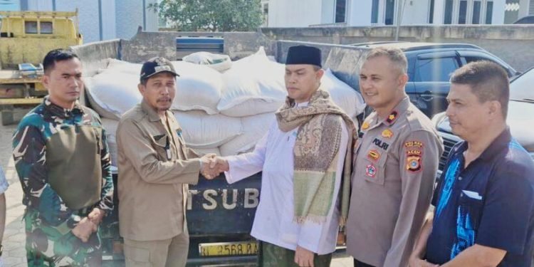 Nyan, Pemkab Pijay Salurkan 5 Ton Beras ke 8 Dayah dan 1 Panti