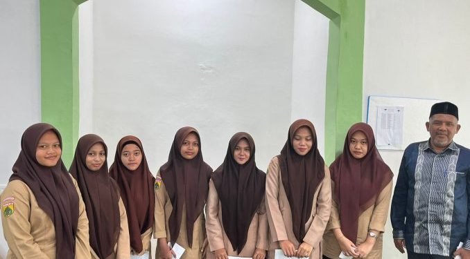 Kolaborasi DSI Kota dan SMAN 13 Banda Aceh Santuni Anak Yatim