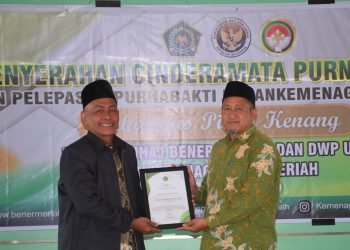 Momen Haru Pelepasan Maiyusri dan 21 ASN Purnabakti Kemenag Bener Meriah