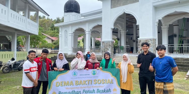Sambut Ramadhan, DEMA STIS Al-Aziziyah Sabang Gelar Bakti Sosial Bersihkan Sejumlah Masjid