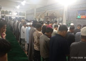 Warga Abdya Mulai Shalat Tarawih Ramadhan 1447 H, Sebagian Masih Menunggu Tampak Hilal