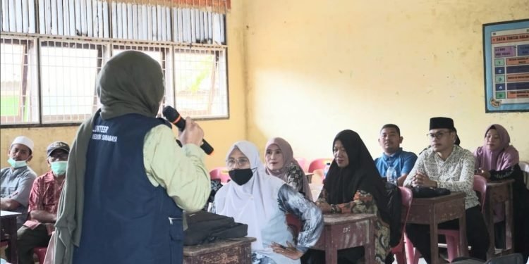 Tim PKM UNESA Dampingi Guru di Aceh Tamiang