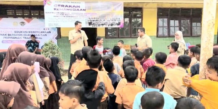 FIKK UNESA Gelar Gerakan Kemanusiaan, Tanamkan Nilai Empati Sejak Dini