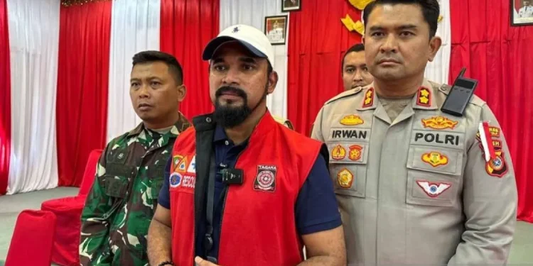 Pemkab Aceh Timur Bekali Kepala Desa dengan Alat Komunikasi