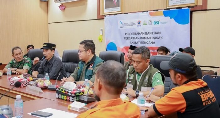 Gudep Pramuka SMKN 2 Ikut Pawai Obor Menyambut Bulan Ramadan 1447 H
