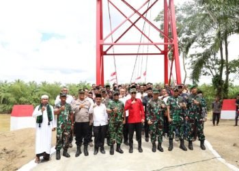 Bupati Aceh Barat Resmikan Jembatan Gantung Tungkop, Akses Antar Desa Kini Lancar