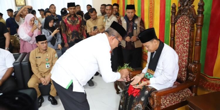 Kakanwil Kemenag Aceh Sambut Teungku Habibi Safari Dakwah di Aceh
