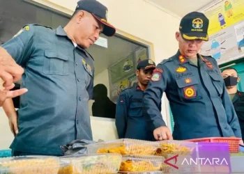Polisi WH Aceh Barat Tegur Pedagang Jual Makanan Sebelum Waktunya