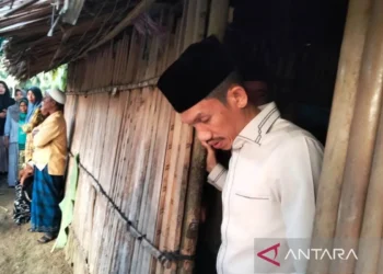 Pemkab Pasang Jaringan Listrik di Rumah Warga Miskin di Woyla Barat