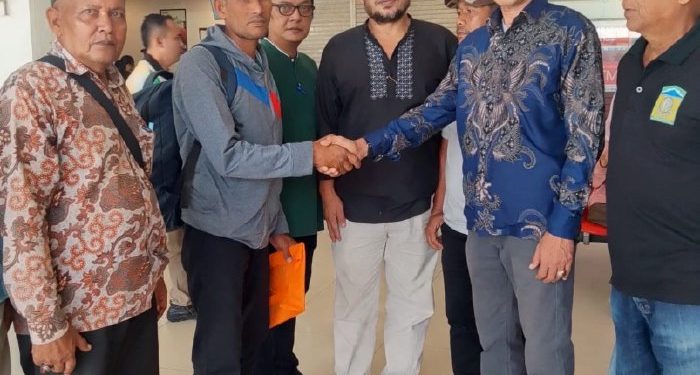 Camat dan Panglima Laot Aceh Besar Jemput Kepulangan Nelayan Terdampar ke Srilangka