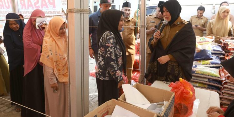 Illiza Tinjau Pasar Murah Sambut Idul Fitri 1447 H di Jeulingke