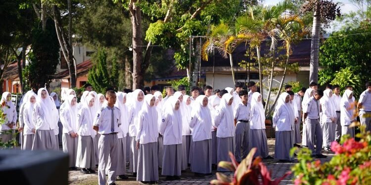 Hari Pertama Sekolah, Pimpinan Daerah Aceh Tengah Serentak Pimpin Upacara di Sekolah-Sekolah