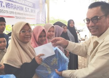 HT Ibrahim Santuni Anak Yatim dan Serap Aspirasi Warga Lamreung