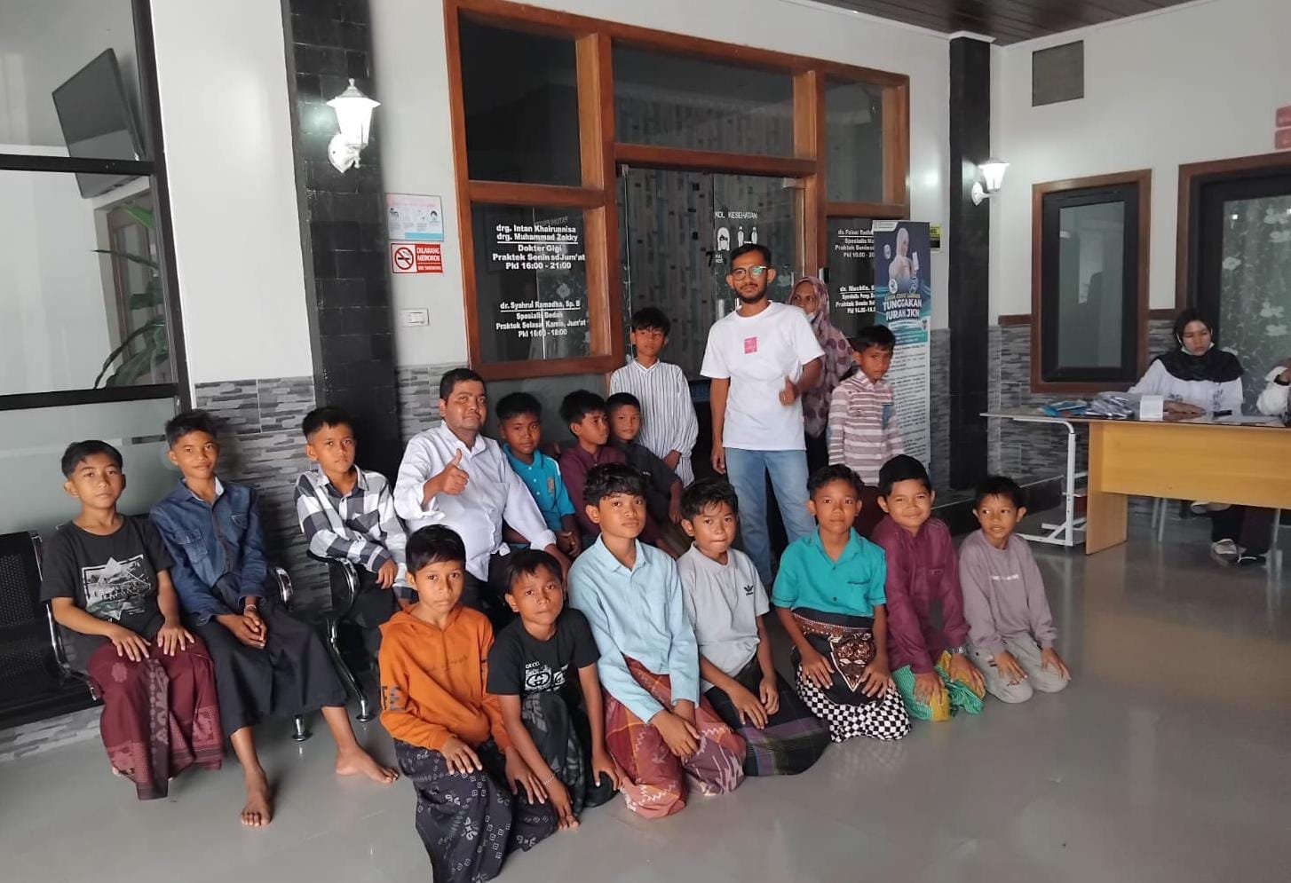 Aipda Jonni Gelar Khitanan Massal untuk 30 Anak Kurang Mampu