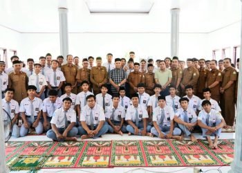 Singgah di SMAN 1 Meukek, Kadisdik Aceh Berikan Motivasi ke Siswa dan Guru