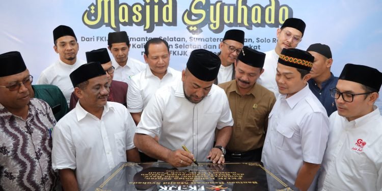 FKIJK Aceh Perkuat Kepedulian Sosial Melalui Renovasi Masjid Syuhada Kuala Simpang
