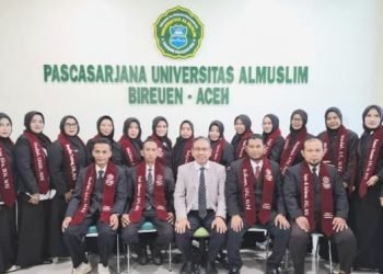 Puluhan Guru, Kepala Sekolah dan Pengawas dari Aceh Tamiang Selesaikan Pendidikan S-2 di Universitas Al Muslim
