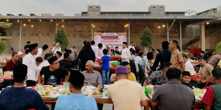 Bawaslu Pidie Jaya Gelar Buka Puasa Bersama dan Santunan Yatim