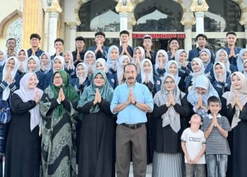 Momen Nuzulul Al Qur’an, SMAN 1 Peureulak Bagikan 1000 Paket Takjil