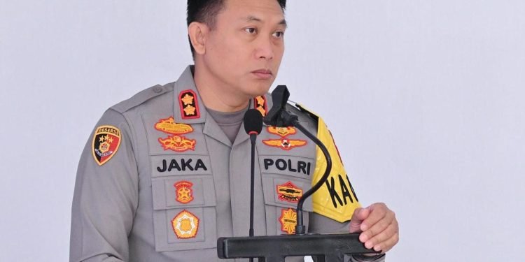 Bank Aceh Blangpidie Salurkan Zakat Karyawan ke Baitul Mal Abdya