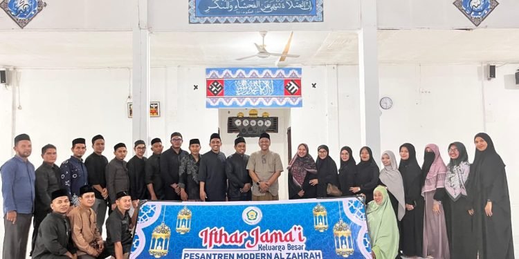 Pesantren Modern Al Zahrah Gelar Buka Puasa Bersama, Pererat Silaturahmi Keluarga Besar Pesantren