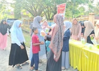 Rangkaian Kegiatan Dinul Islam, SMAN 2 Kluet Utara Berbagi Takjil