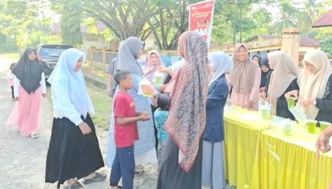 Rangkaian Kegiatan Dinul Islam, SMAN 2 Kluet Utara Berbagi Takjil