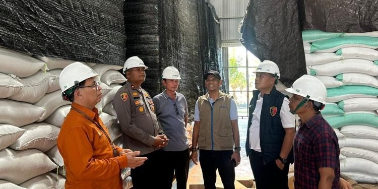 Untuk Menjamin Ketersediaan Bahan Pangan, Polres Abdya Monitoring Gudang Bulog