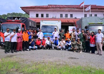 Relawan Aceh Jaya Salurkan 30 Ton Pakaian ke Wilayah Terdampak Banjir