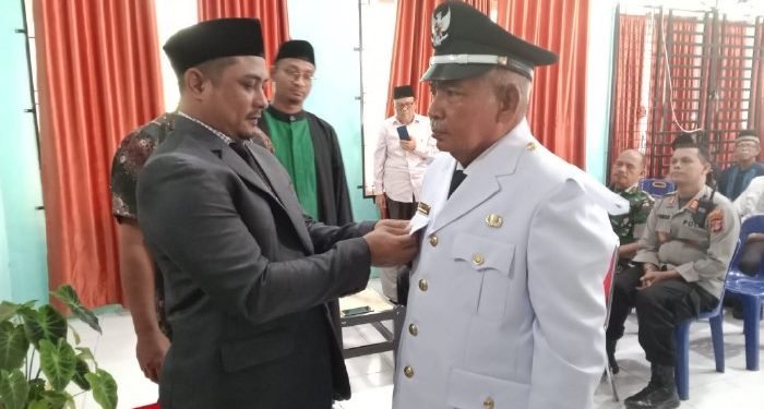 Lama Tertunda, Camat Darul Imarah Lantik Lukfandi sebagai Keuchik Lam Bheu