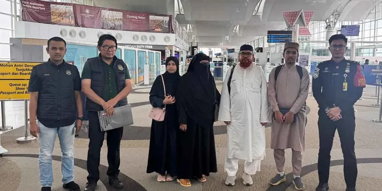 Imigrasi Banda Aceh Deportasi WN Pakistan Sekeluarga