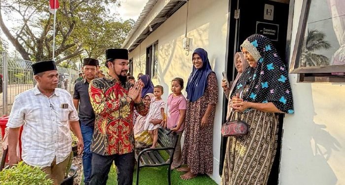 Bupati Al-Farlaky Santuni Anak Yatim