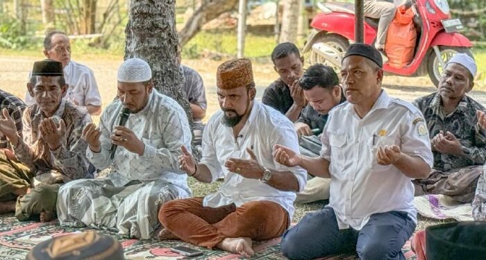 Al-Farlaky Melayat ke Rumah Empat Pelajar Tenggelam di Perairan Peudawa