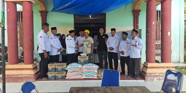 Kemenag Aceh Selatan Ulurkan Kepedulian untuk Korban Kebakaran Kota Fajar
