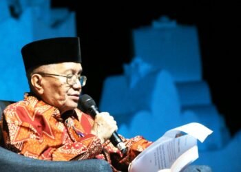 Baca Puisi di Gunongan, Taufiq Ismail Hidupkan Spirit Perlawanan dan Spiritualitas Aceh