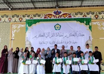 Bahagia Bersama Al-Qur’an, 8 Santri Ikuti Takrimul Hafidzin di Pesantren Modern Al Zahrah