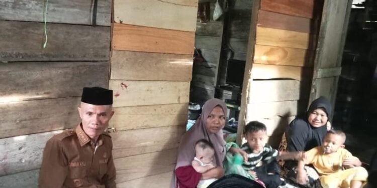 Wabup Abdya Kunjungi Warga Cot Mane, Pastikan Pembangunan Rumah Layak Huni