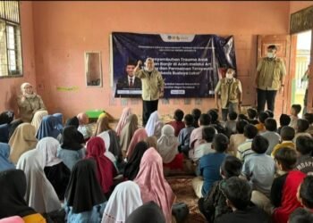 UNESA Pulihkan Trauma Anak Korban Banjir di Aceh lewat Art Therapy