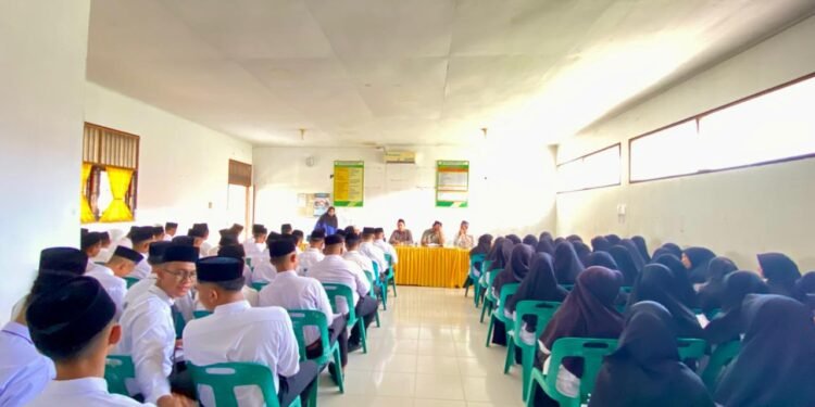 Pesantren Al Zahrah Yudisium 89 Santri Akhir, Pimpinan: Kecerdasan Intelektual Saja Tidak Cukup