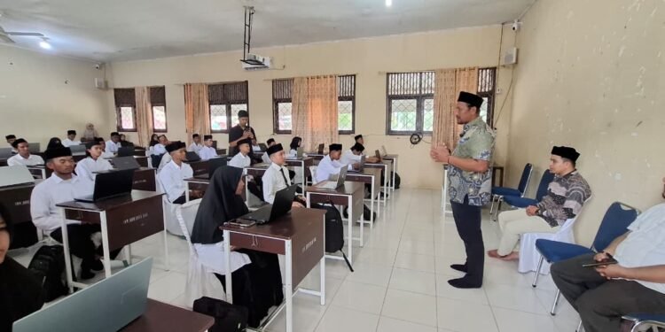 35 Calon Mahasiswa Al Azhar Sukses Ikuti Tes Tahdid Mustawa di Al Zahrah Bireuen
