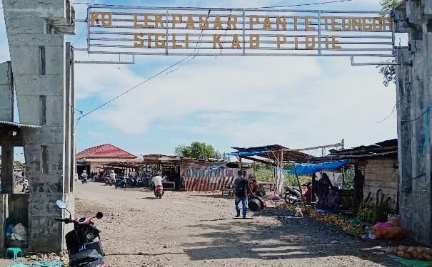 MBG di Pidie Libatkan UMKM Lokal, Pedagang Pasar Pante Teungoh Jadi Pemasok Buah
