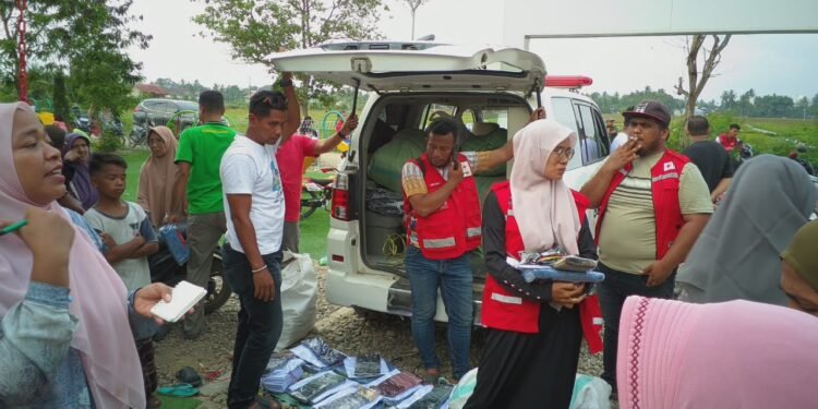 1.000 Paket Digelontorkan, PMI Pidie Jaya Sasar Warga Huntara Terdampak Banjir