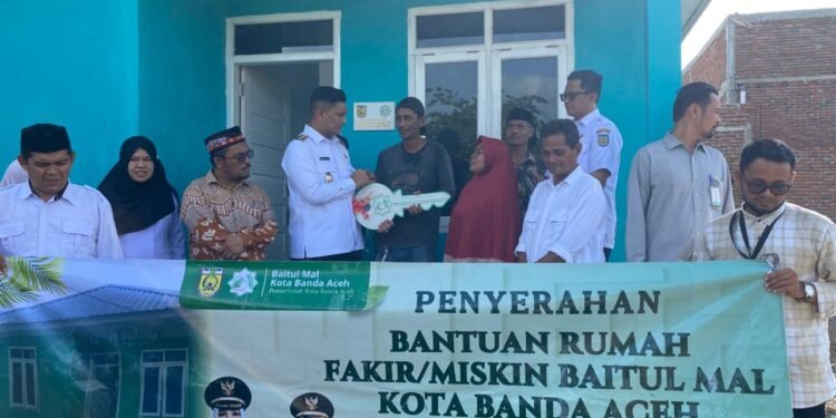 Baitul Mal Banda Aceh Salurkan Lima Rumah Layak Huni kepada Warga