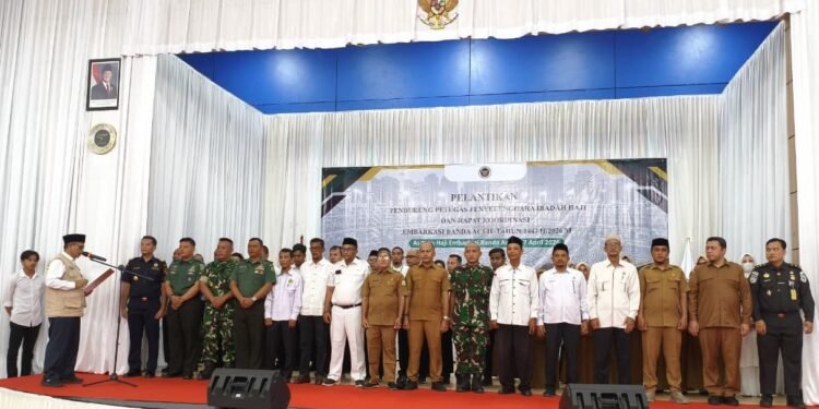 Ketua PPIH Lantik Pendukung Petugas Haji Embarkasi Aceh