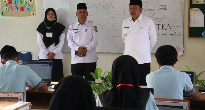 Wabup Muchsin Beri Dukungan Moril Pada Peserta Perdana TKA SMP Negeri 1 Takengon